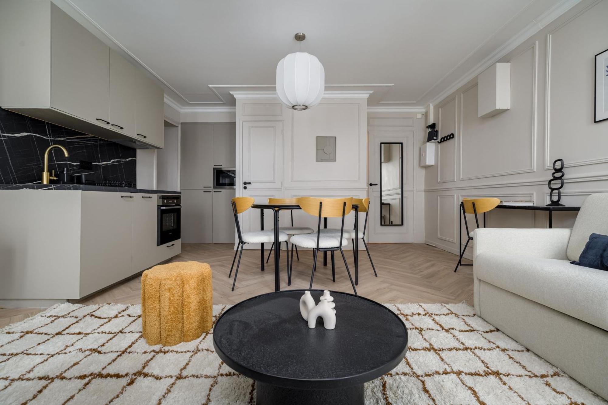 Poetic Stay - Saint Lazare Париж Экстерьер фото