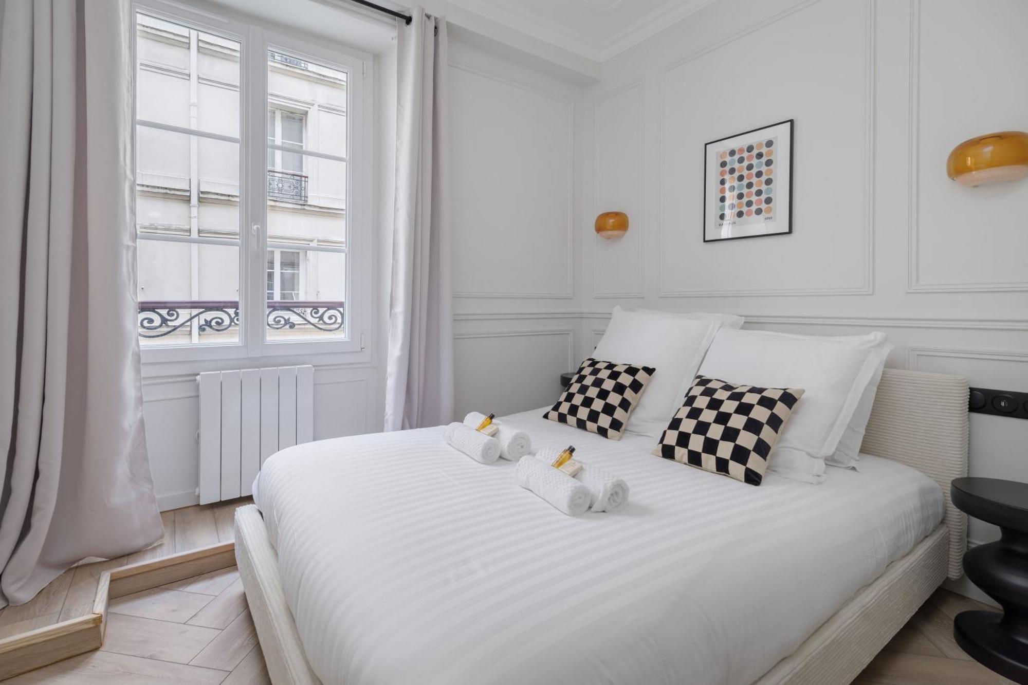 Poetic Stay - Saint Lazare Париж Экстерьер фото