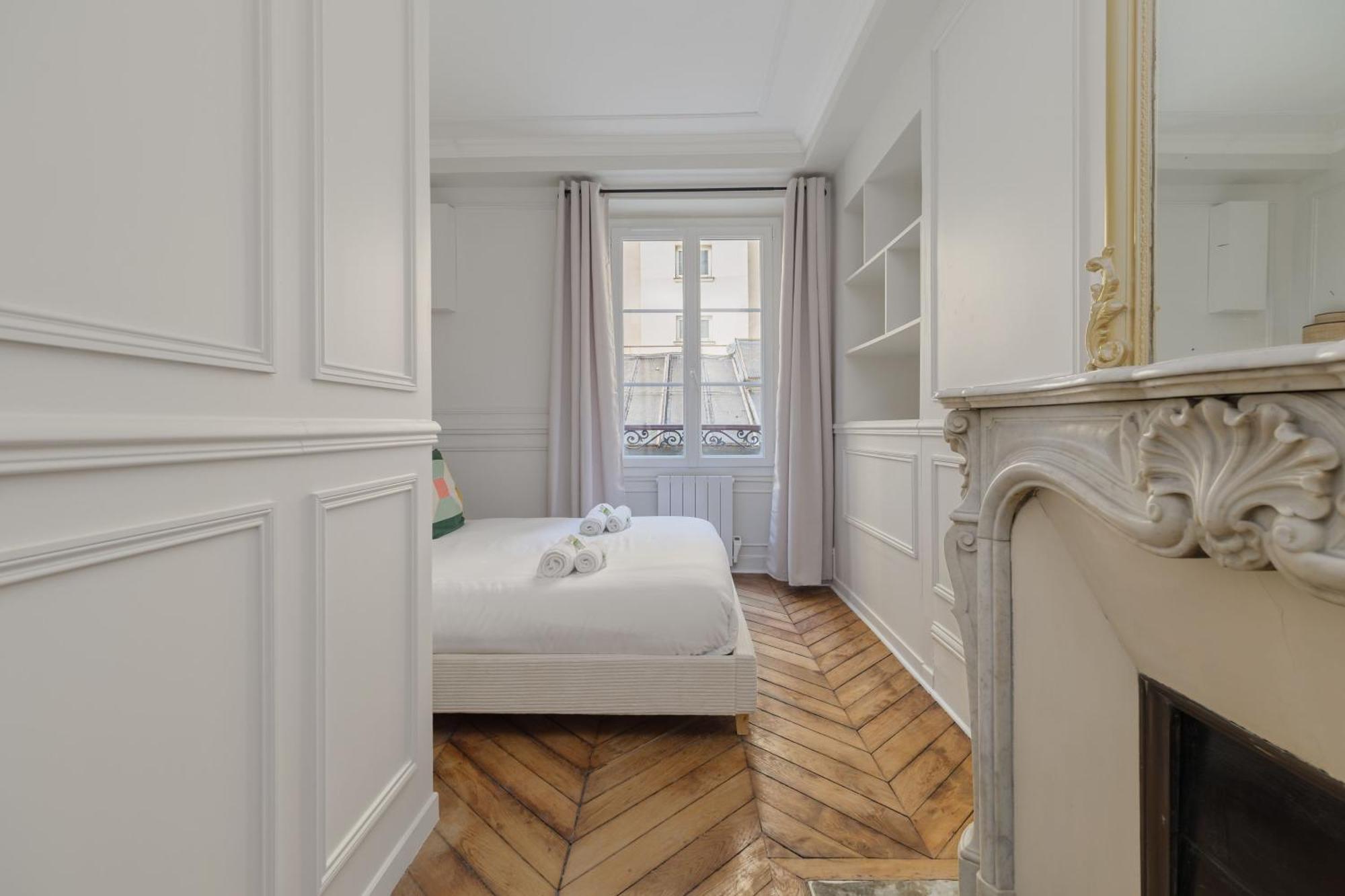 Poetic Stay - Saint Lazare Париж Экстерьер фото